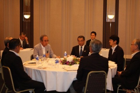 長崎の将来や地域経済の活性化策について意見を交換